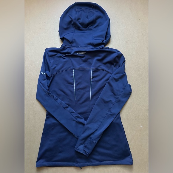 LISTING MOVED TO @wrenandfinch closet - Saucony - athletic hooded jacket - navy - Picture 2 of 2